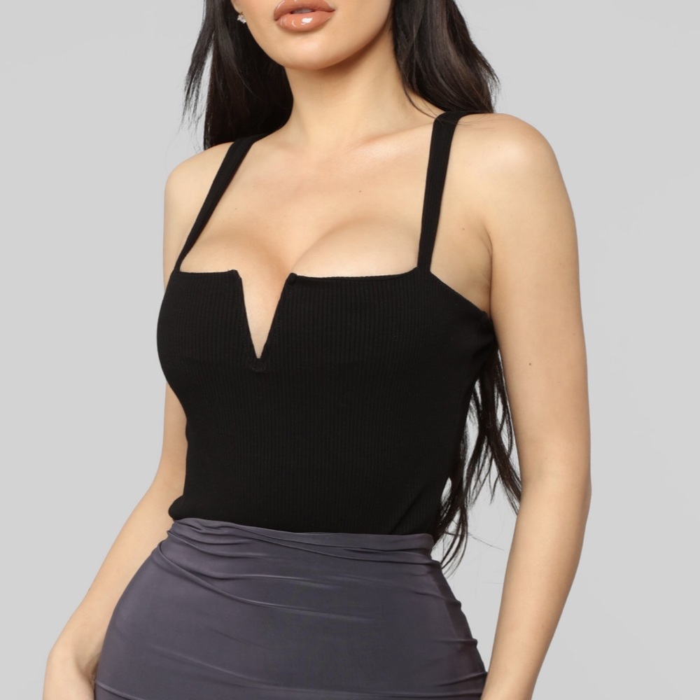 V cut top